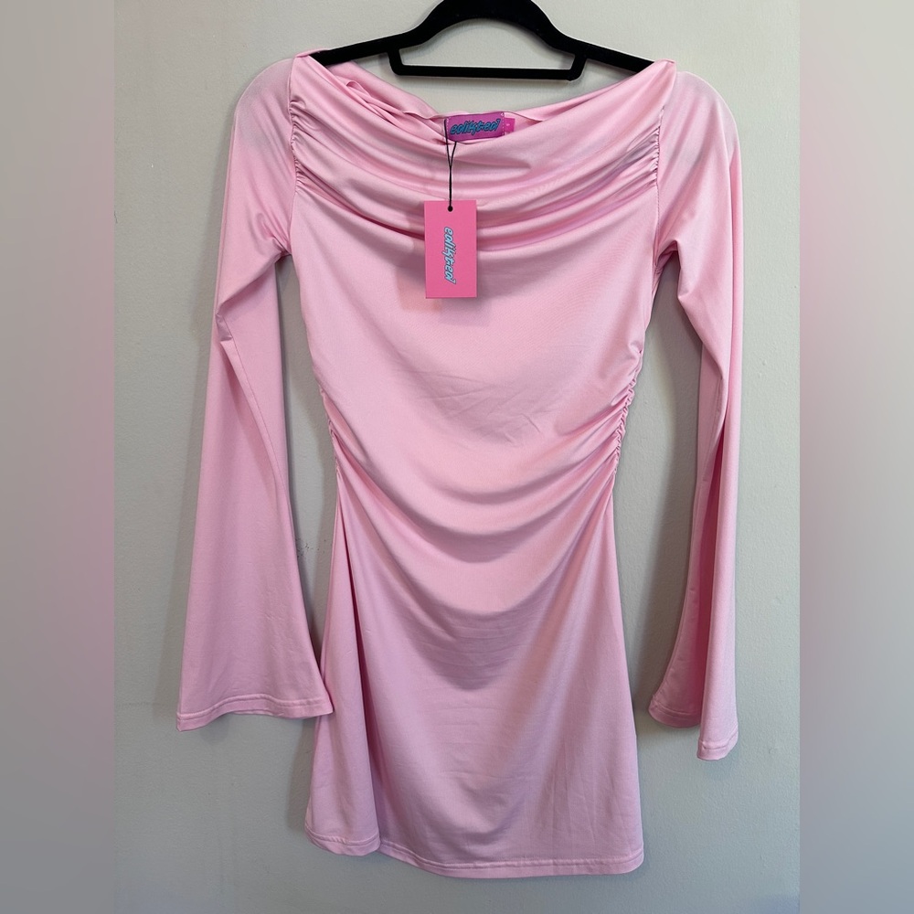 NWT Edikted Pink Off Shoulder Ruched Long Bell Sleeve Mini Dress - Picture 2 of 6